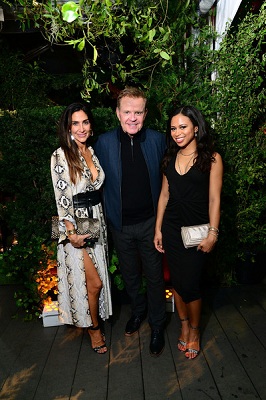 Alex spending time with her mates . Know about her, Personal life, marriage, Children, Affairs